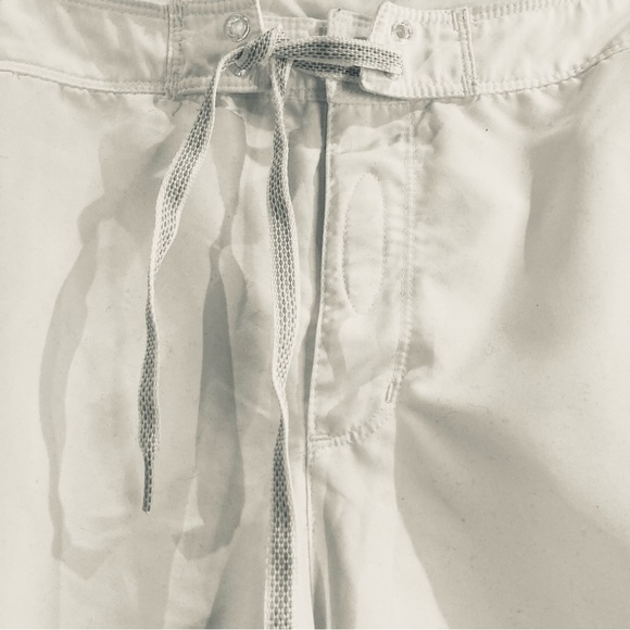 THE NORTH FACE Sz 12 Outdoor Capri Pants Many Pockets Drawstring Velcro Closure - Picture 3 of 9